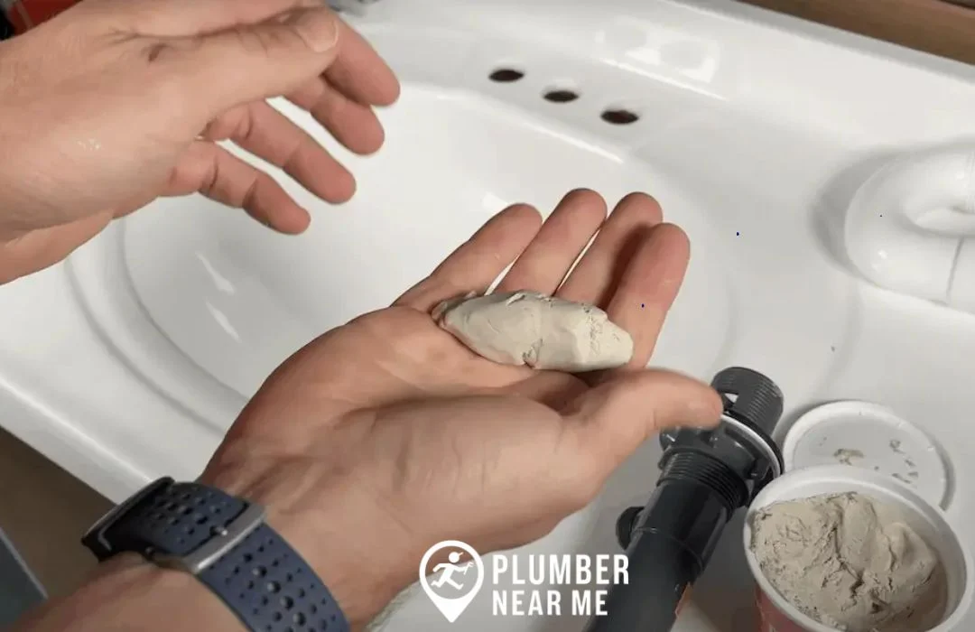 Effective Guide to Using Plumber's Putty for Sealing