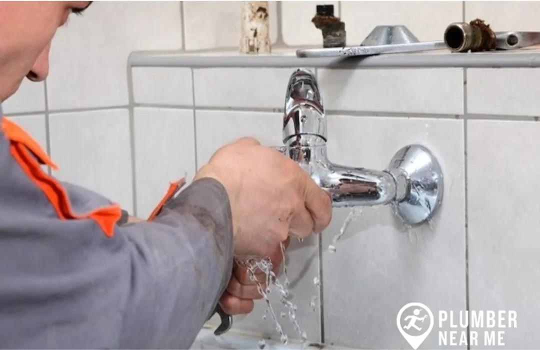 How Plumbers Fix Leaks Using Different Methods 