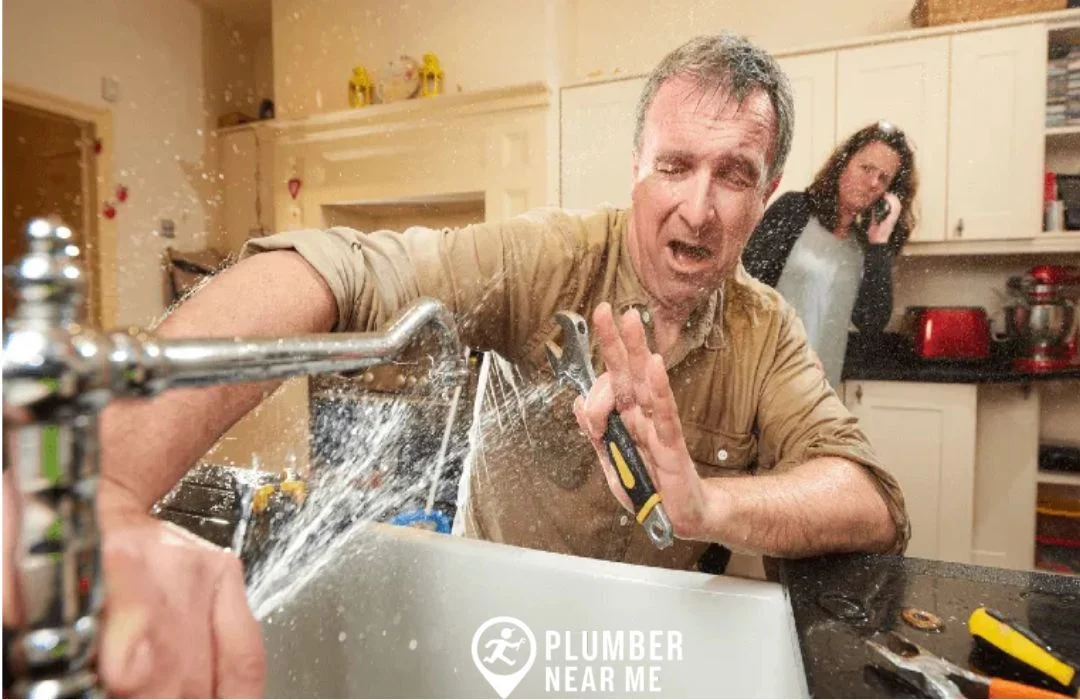 How To Handle Water Leaks And Find Plumbers