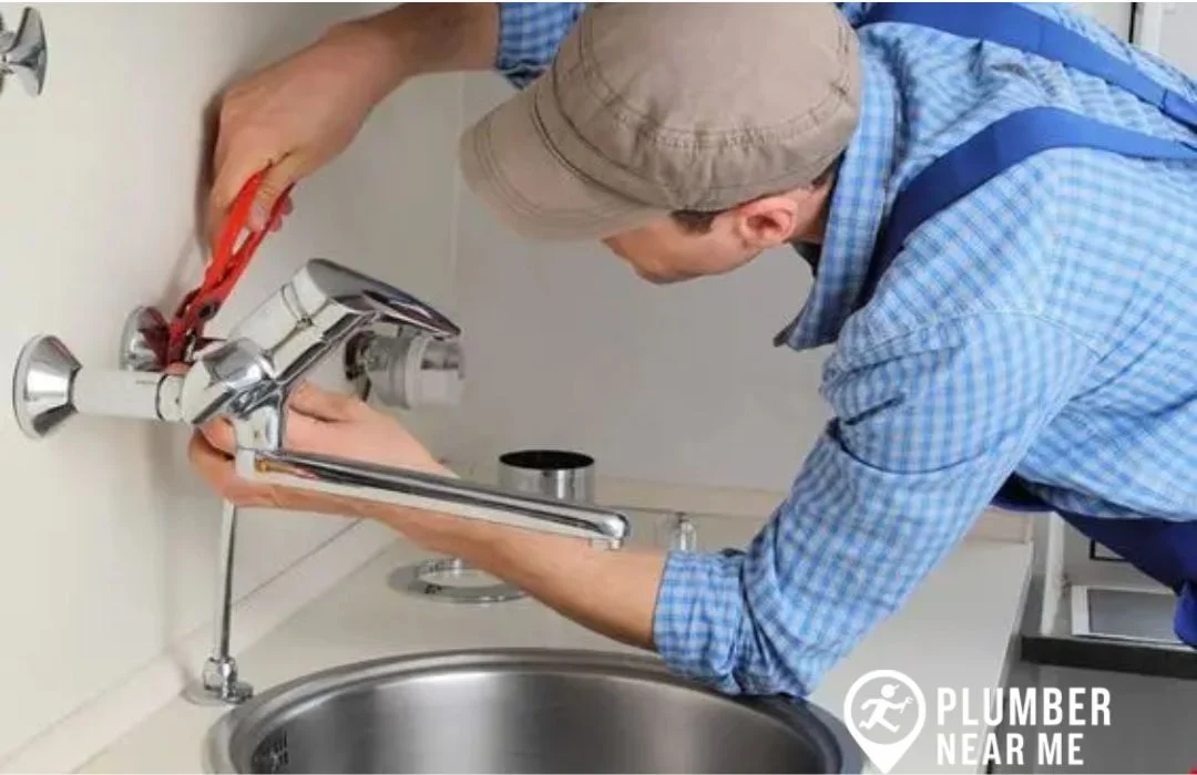 How to Find a Reliable Plumber for Clogged Pipes 