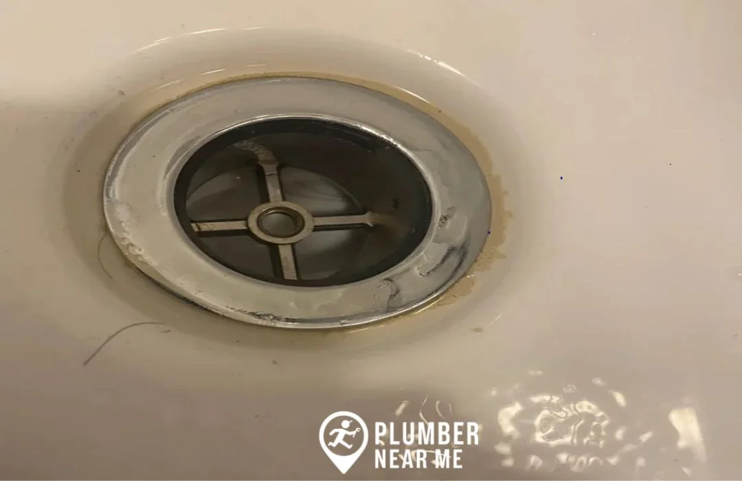 Selecting Silicone or Plumber's Putty for Bathtub Drain